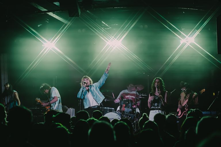 Selve performing live at The Gov in Adelaide 